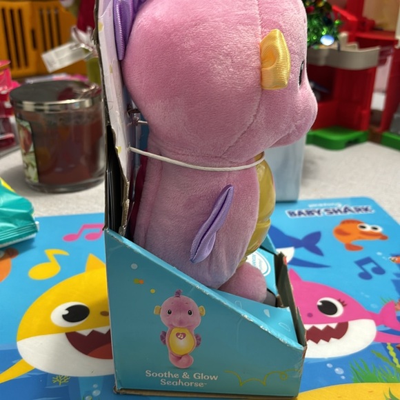 SOLD Fisher-Price Pink Sooth & Glow Seahorse - Picture 2 of 4